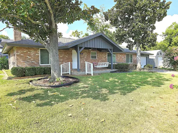 30 N Terrace DR, Point Blank, TX 77364