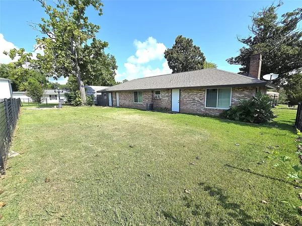 30 N Terrace DR, Point Blank, TX 77364