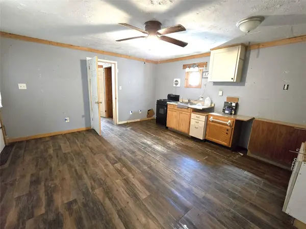 127 Navaho TRL, Trinity, TX 75862