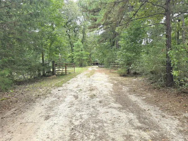 4499 Weaver Bend RD, Huntington, TX 75949