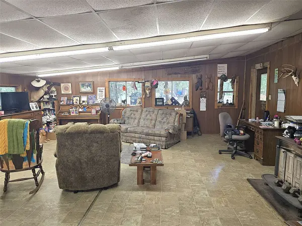 4499 Weaver Bend RD, Huntington, TX 75949