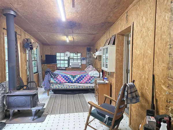 4499 Weaver Bend RD, Huntington, TX 75949