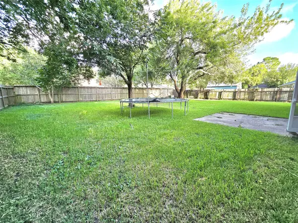 5205 Winding Brook DR, Dickinson, TX 77539