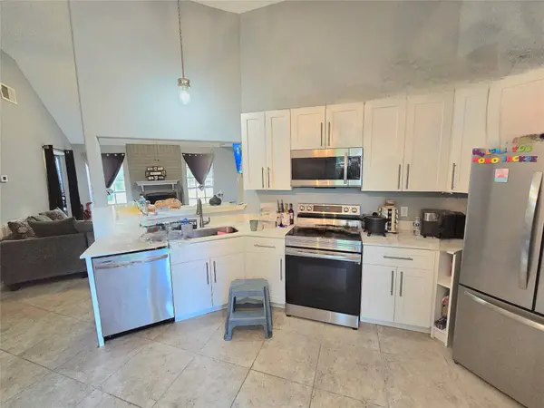 5205 Winding Brook DR, Dickinson, TX 77539