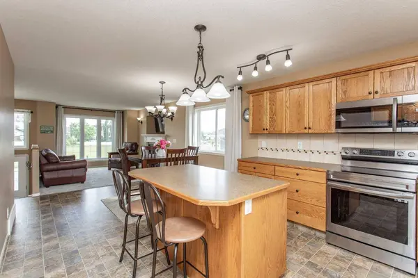 74 Pine CRES, Blackfalds, AB T4M 0E2