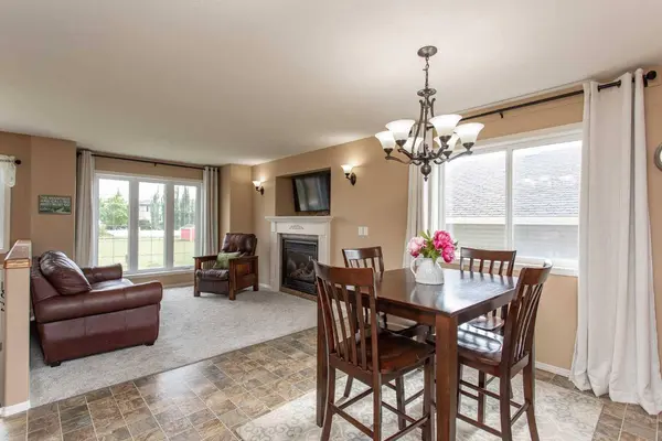 74 Pine CRES, Blackfalds, AB T4M 0E2