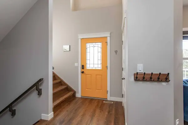 5324 44 AVE, Red Deer, AB T4N 3J2