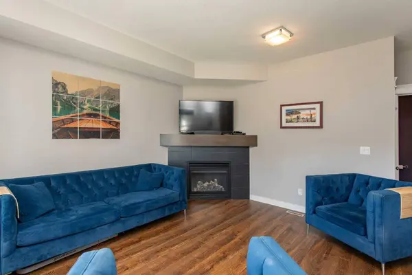 5324 44 AVE, Red Deer, AB T4N 3J2