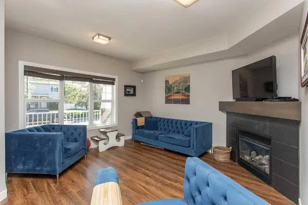5324 44 AVE, Red Deer, AB T4N 3J2