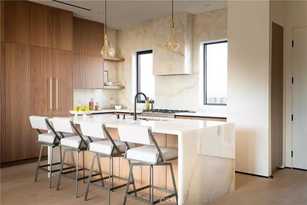 2221 West Starview Lane, Los Angeles, CA 90026