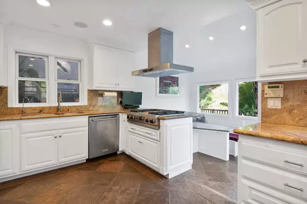 2433 San Marco Dr, Los Angeles, CA 90068-2736