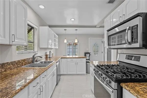 7406 Collett, Van Nuys, CA 91406