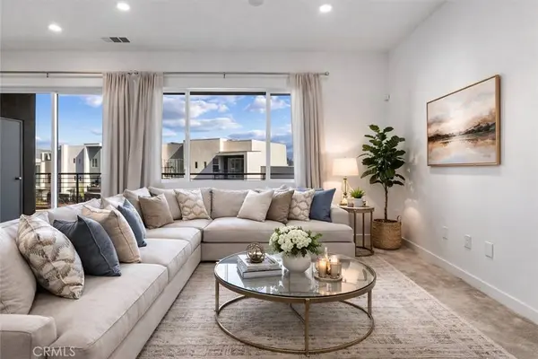 27410 Merlin PL #305, Valencia, CA 91381