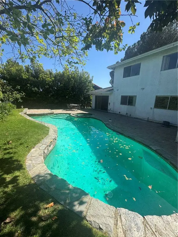 2396 Venus DR, Los Angeles, CA 90046