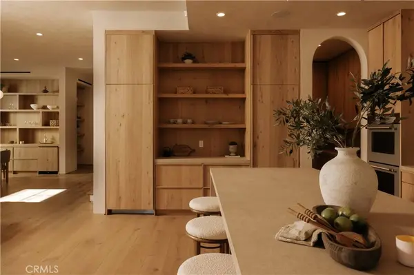 13853 Chandler, Sherman Oaks, CA 91401