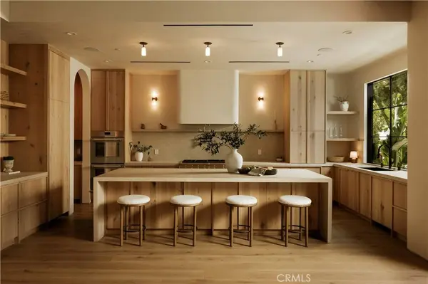 13853 Chandler, Sherman Oaks, CA 91401