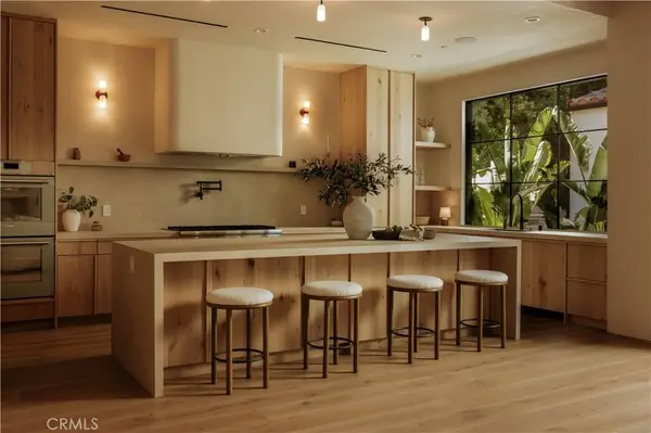 13853 Chandler, Sherman Oaks, CA 91401