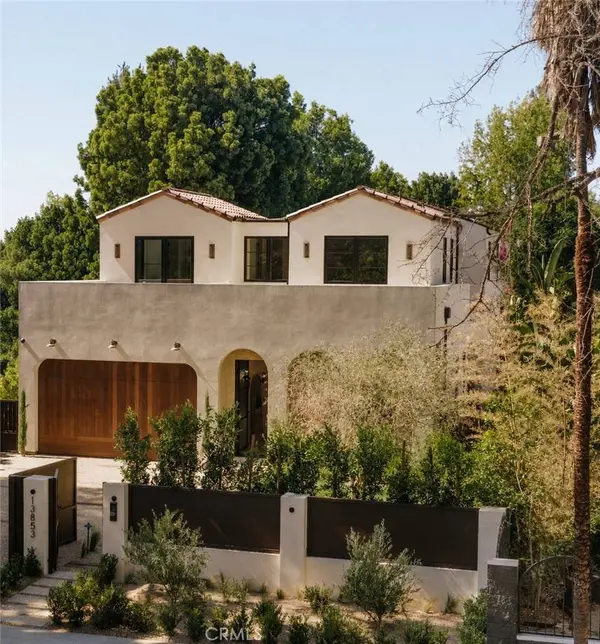 13853 Chandler, Sherman Oaks, CA 91401