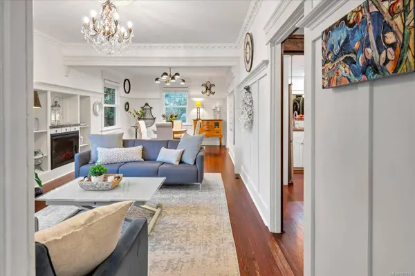 16 Irwin St, Nanaimo, BC V9R 4X1