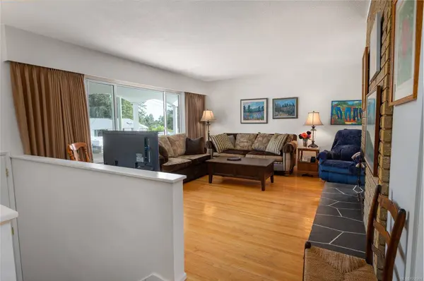 2061 Forest Dr, Nanaimo, BC V9S 2R8