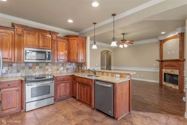 613 Alder Lane, Bossier City, LA 71111