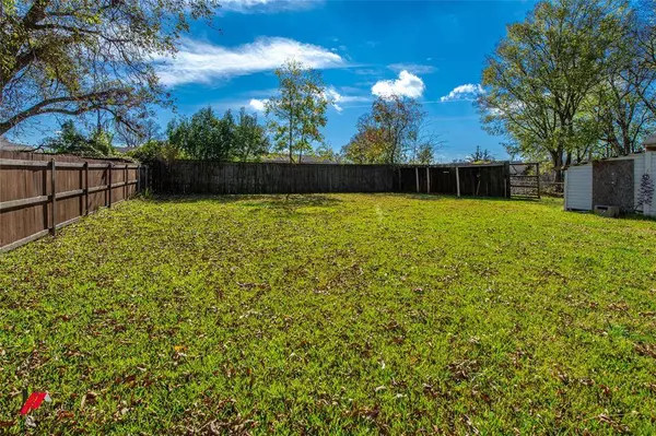 2424 Broadway Drive, Bossier City, LA 71111