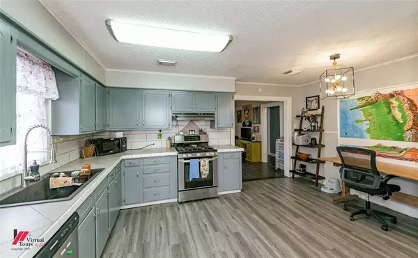 2424 Broadway Drive, Bossier City, LA 71111