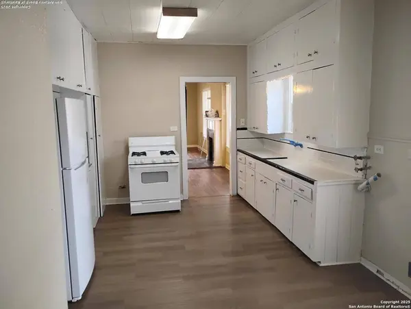 2008 Olive St, San Antonio, TX 78210