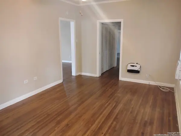 2008 Olive St, San Antonio, TX 78210