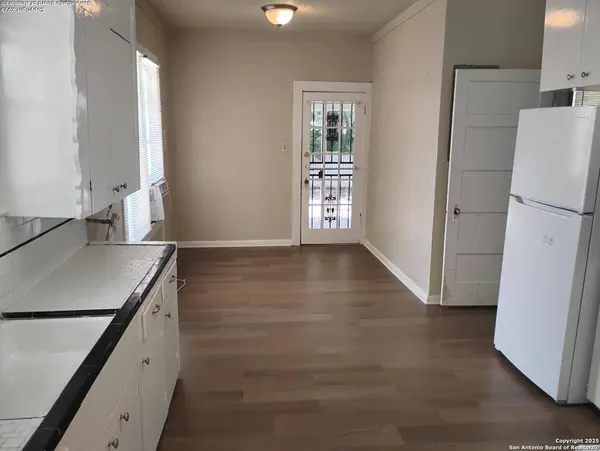 2008 Olive St, San Antonio, TX 78210