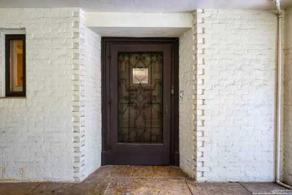 5351 Fredericksburg, San Antonio, TX 78229