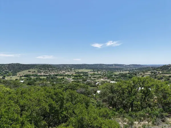 231 Echo Falls, Comfort, TX 78013