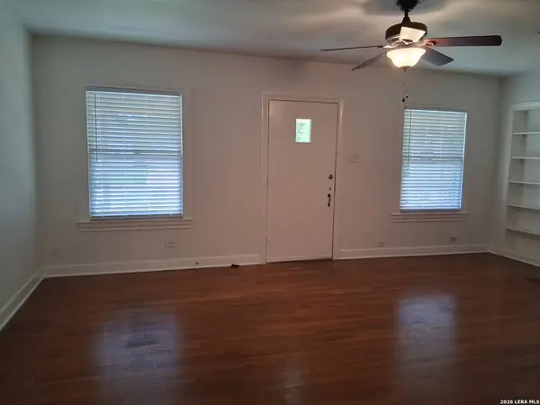 315 W Ridgewood Ct, San Antonio, TX 78212