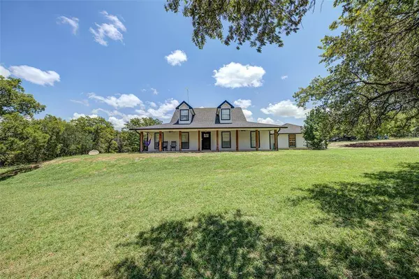 725 Hunter Trail, Bridgeport, TX 76426