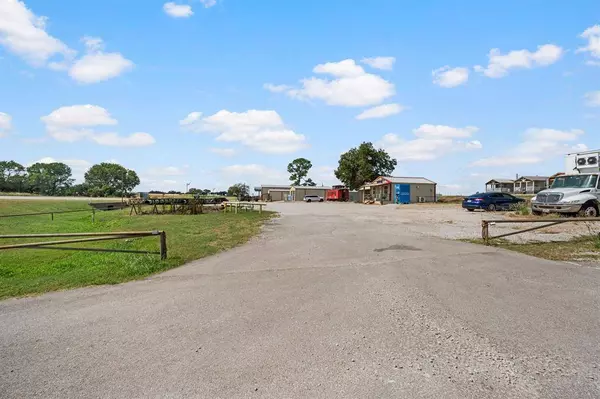 2820B US Highway 380, Decatur, TX 76234