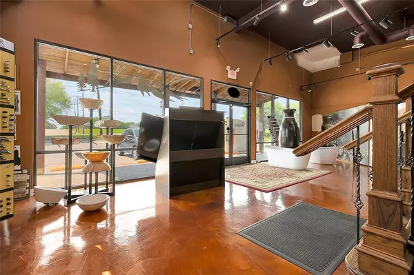 7716 Davis Boulevard, North Richland Hills, TX 76182