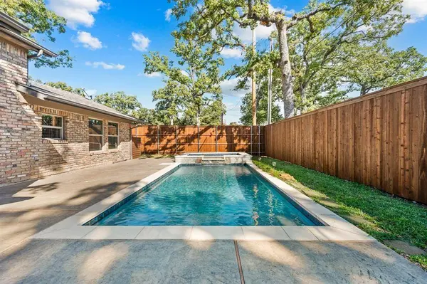 3504 Lakeridge Drive, Grapevine, TX 76051