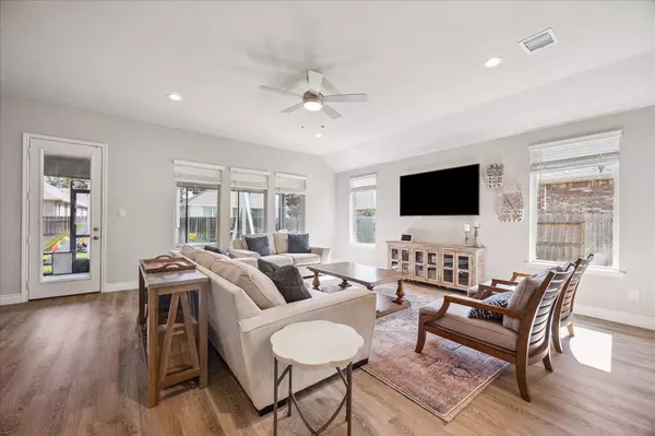 31134 Gullwing Manor DR, Tomball, TX 77375