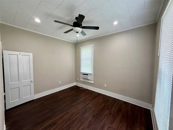 1403 14th ST #2, Huntsville, TX 77340