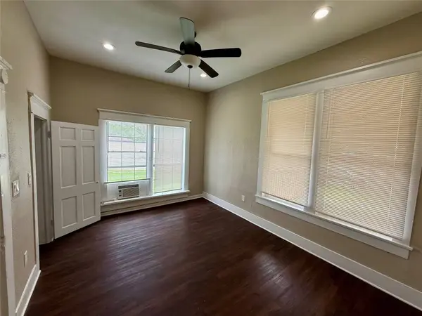 1403 14th ST #2, Huntsville, TX 77340