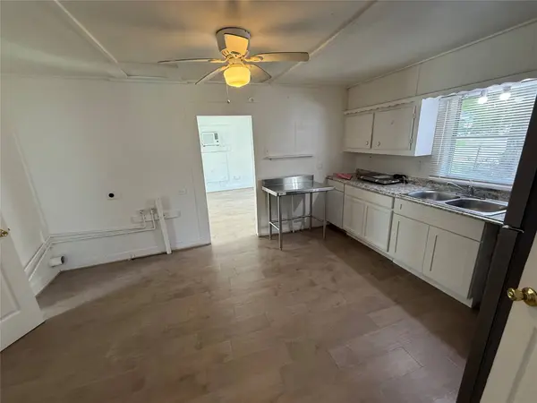 119 Louis Davis DR #Front, Huntsville, TX 77320