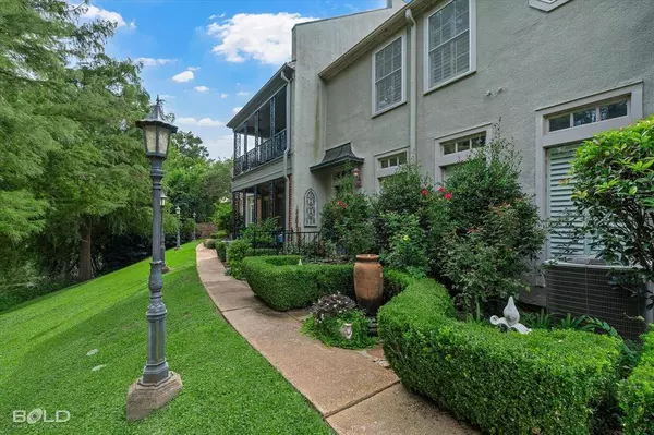 2013 E Kings Highway, Shreveport, LA 71105