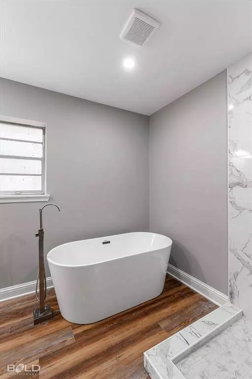 5493 Jefferson Paige Road, Shreveport, LA 71119