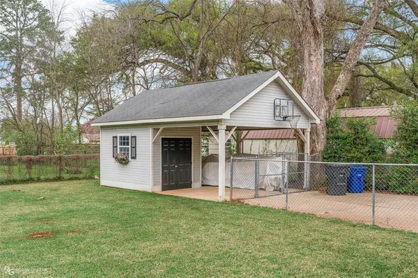 210 Ockley Drive, Shreveport, LA 71105