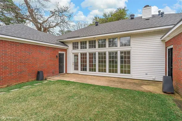 210 Ockley Drive, Shreveport, LA 71105