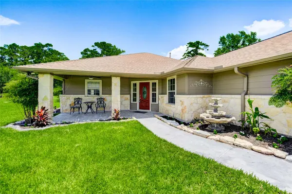 37 Wildwood Lake DR, Huntsville, TX 77340