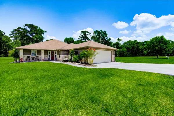 37 Wildwood Lake DR, Huntsville, TX 77340