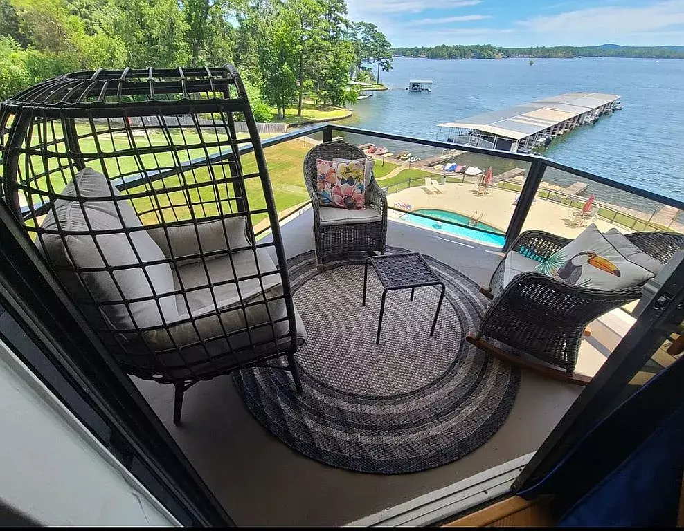 Hot Springs National Park, AR 71913-7400,270 Lake Hamilton Dr #B11