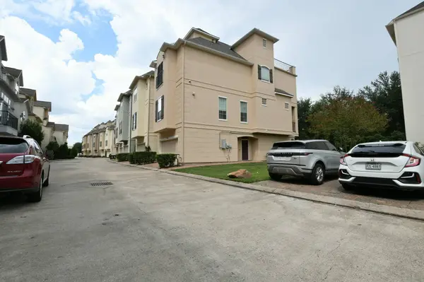 9127 Harbor Hills DR, Houston, TX 77054