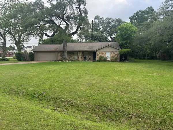 9386 Livernois RD, Houston, TX 77080